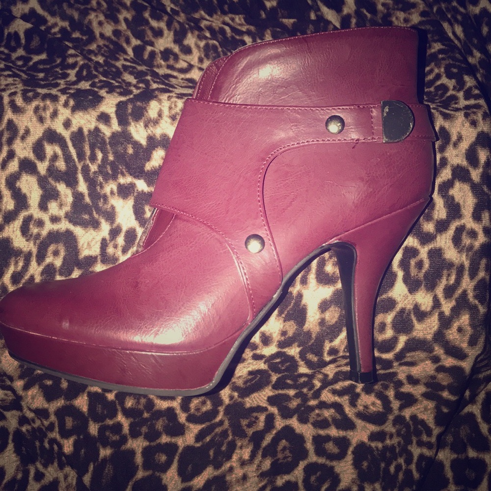 Burgundy booties "by Kenneth Cole"